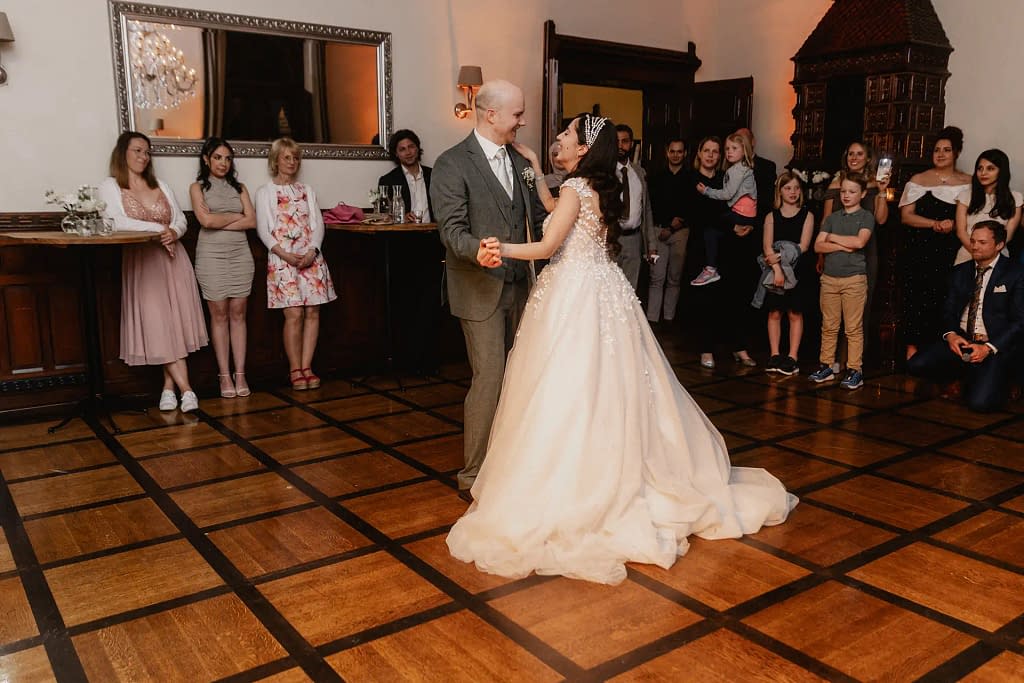 Hochzeitsfotografie Marienburg Monheim Hochzeitstanz