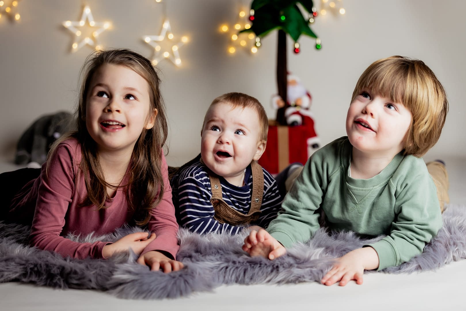 Kinder beim Weihnachtsshooting