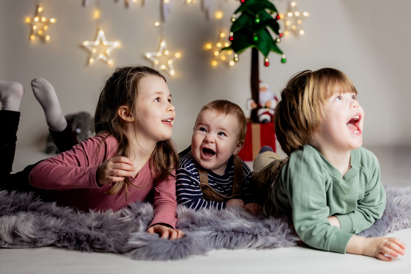 Kinder beim Weihnachtsshooting
