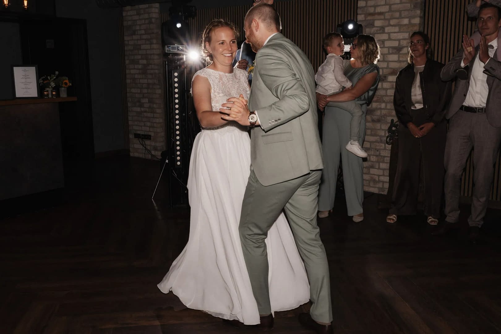 hochzeit landwerk melle hochzeitstanz braut lacht 229