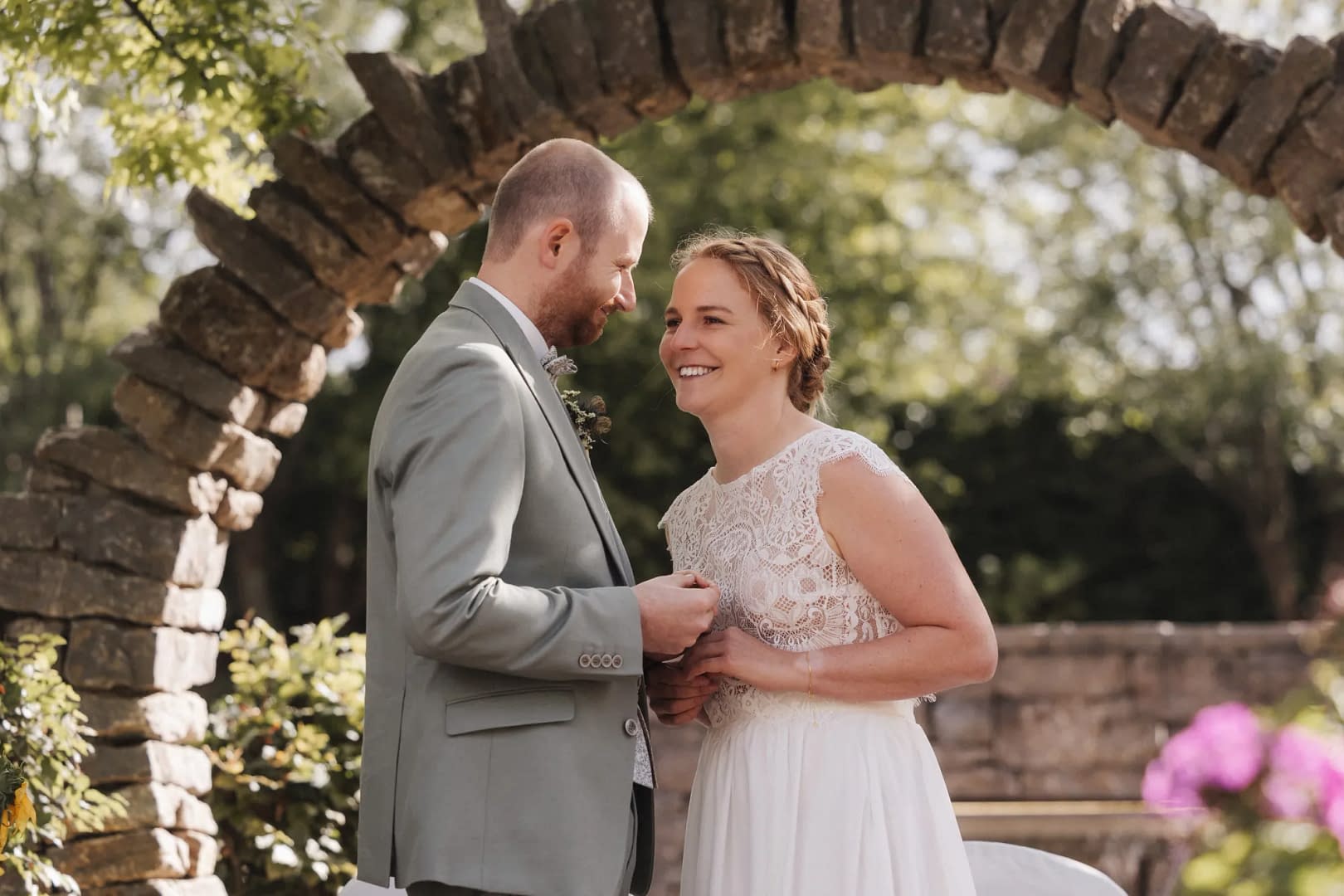 hochzeit landwerk melle ringtausch braut lacht steinbogen 133