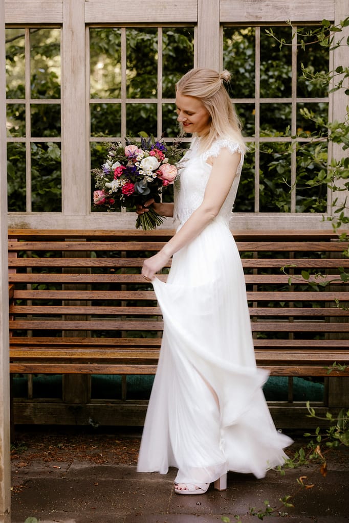 Braut alleine im Schloss Hochzeitsshooting in Schloss Neuhaus