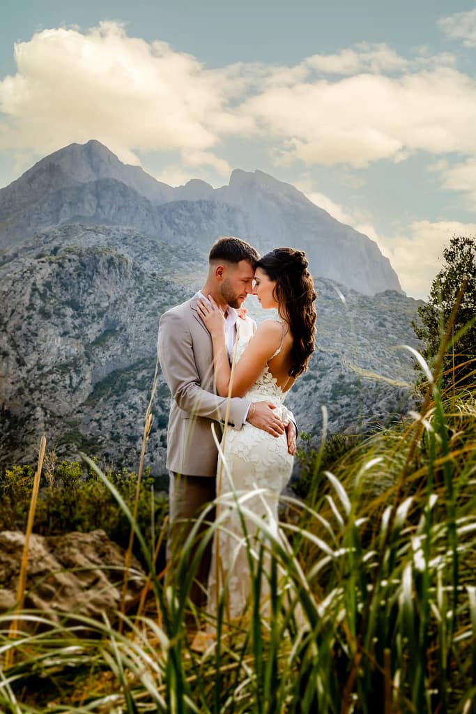 Hochzeitsfotograf Bielefeld Braut und Bräutigam auf dem Berg (32)