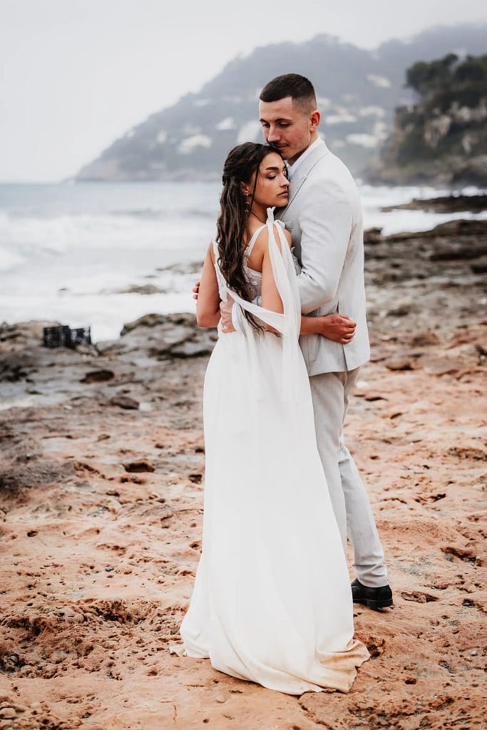 Hochzeitsfotograf Bielefeld Romantische Küsse vor der Kulisse des Meeres