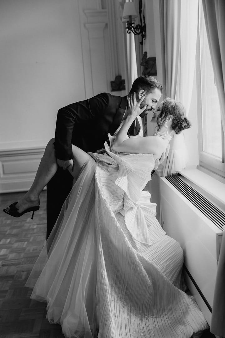 Strahlend vereint am großen Tag Harmonie und Glück in perfekter Nähe