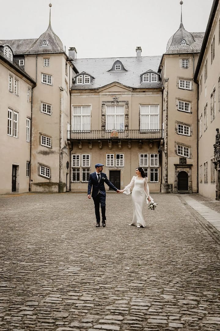 Hochzeitsshooting im Schloss Detmold Brautpaar heiratet in einem Märchenschloss (21)